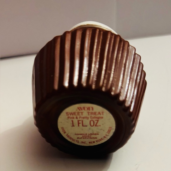 Vintage 1974 Avon "Sweet Treat" Bottle & Original Box - Picture 4 of 7